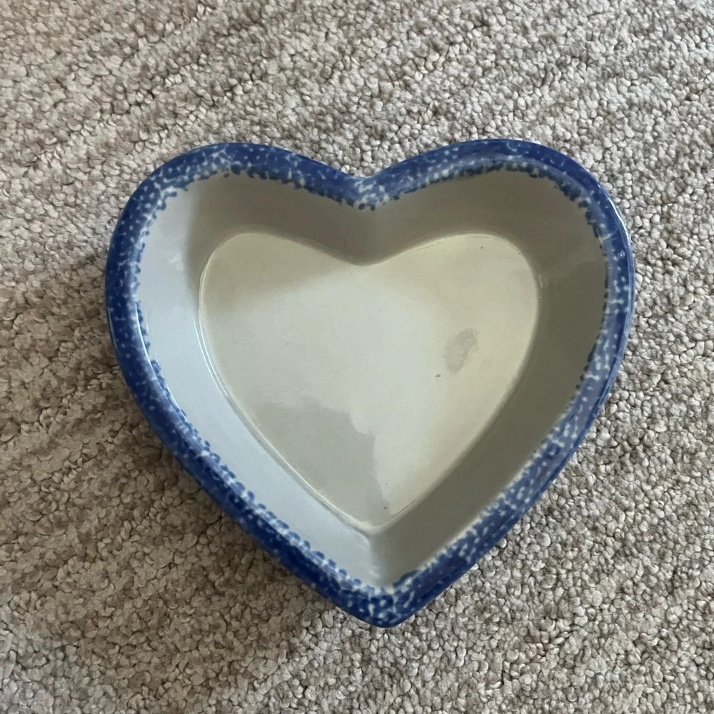 Vintage ceramic blue heart cottage core trinket dish with a lid - Picture 4 of 5